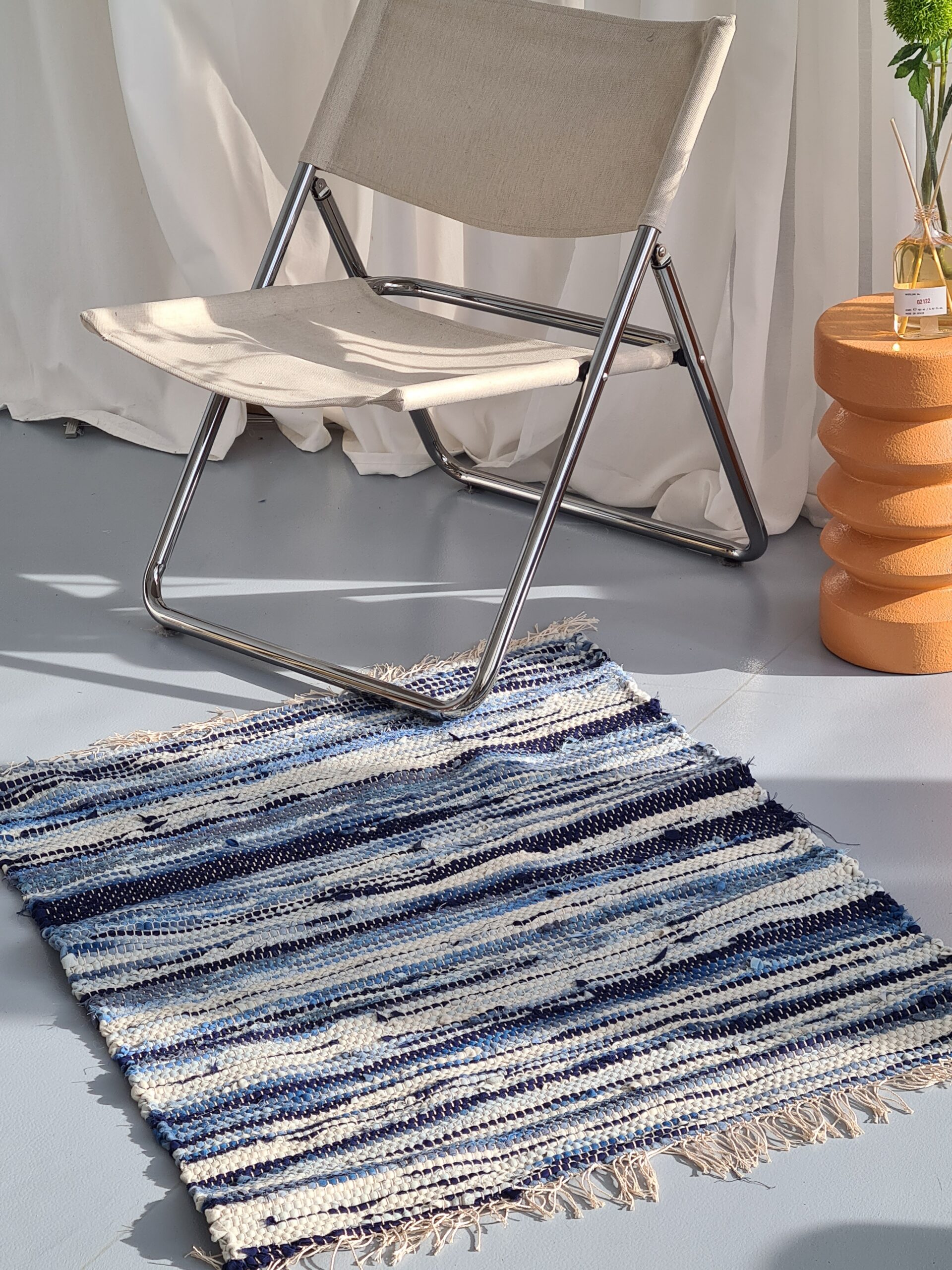 HAND WOVEN RUG MADE WITH UPCYCLED MATERIALS(102x79)